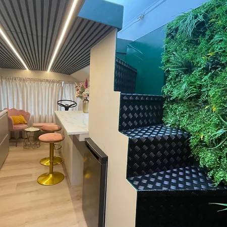 Bed&bus Met Dakterras Rucphen