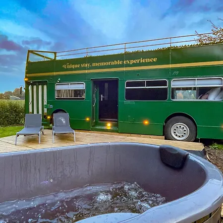 Bed&bus Met Dakterras Campingplatz Rucphen