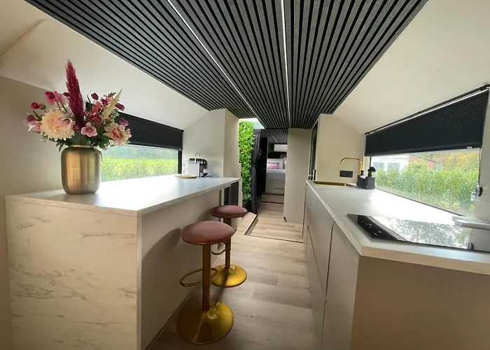 Bed&bus Met Dakterras Campingplatz Rucphen